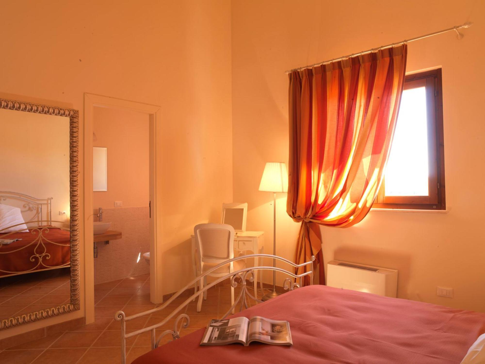 Contado San Lorenzo B&B And Wine Castilenti Exterior photo