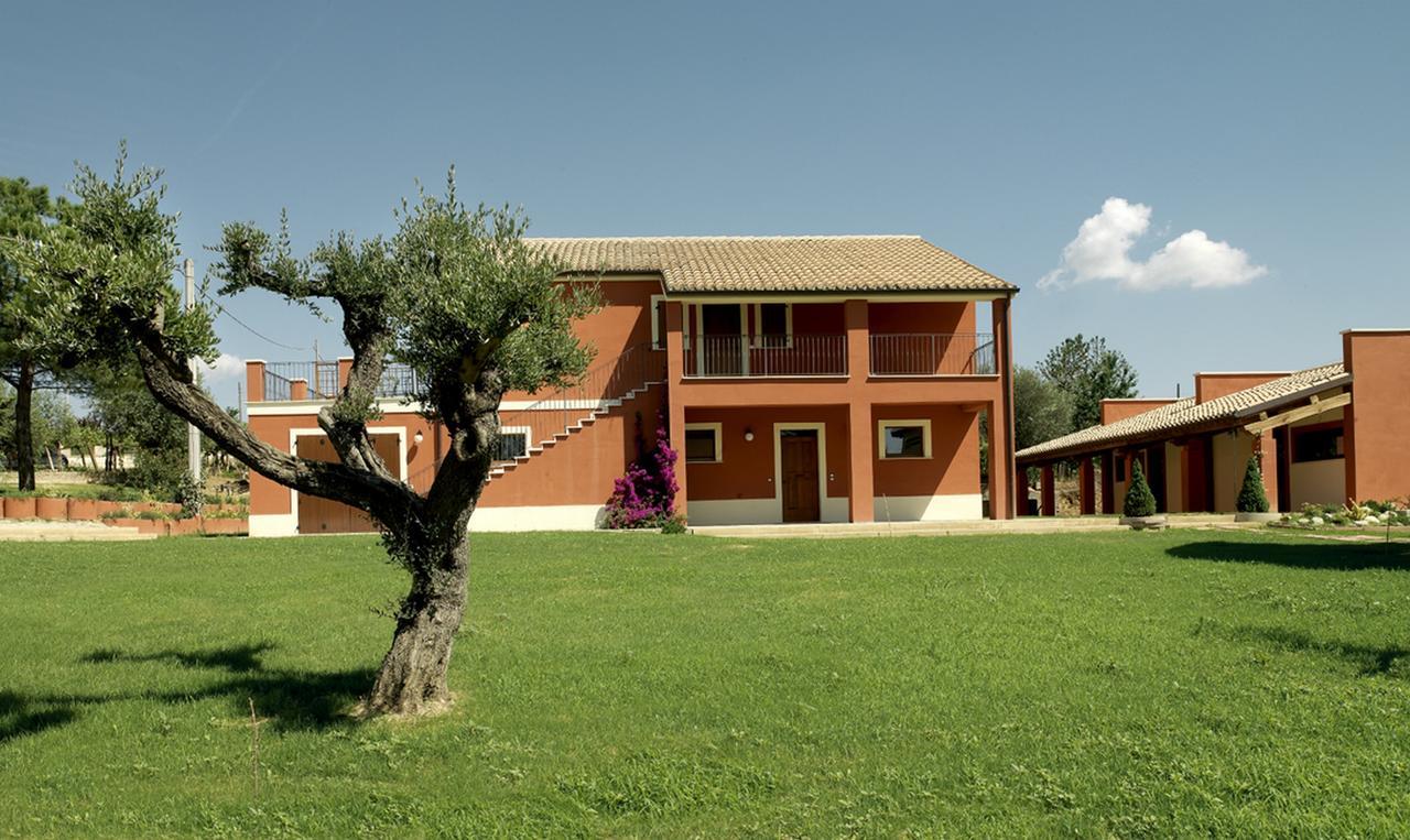 Contado San Lorenzo B&B And Wine Castilenti Exterior photo