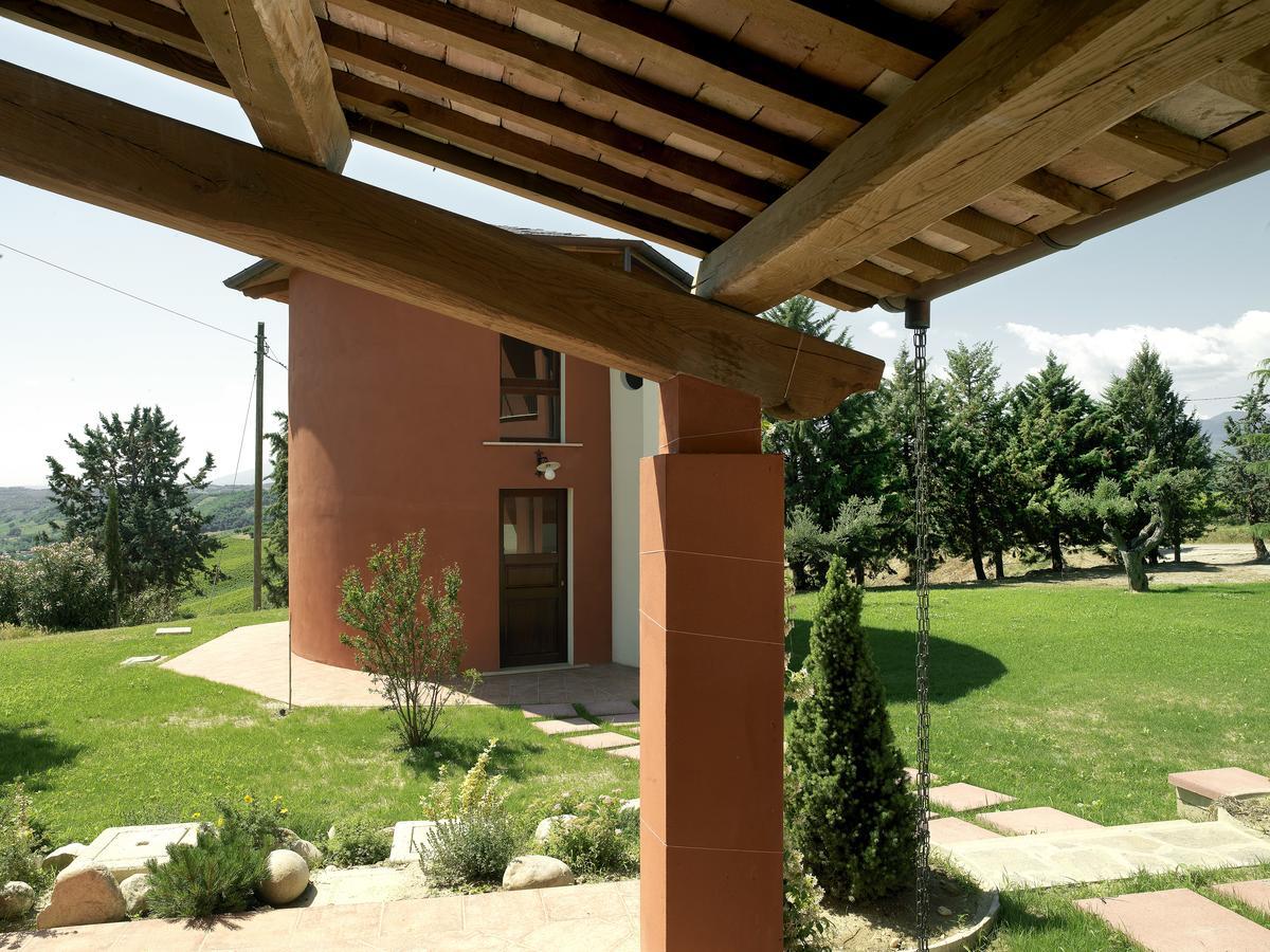 Contado San Lorenzo B&B And Wine Castilenti Exterior photo